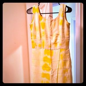 White and yellows tie n die dress.